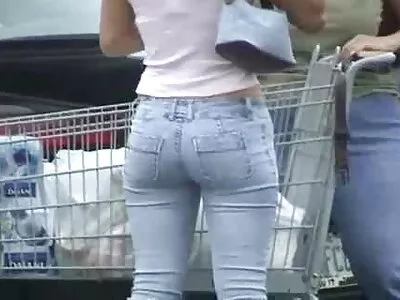 فيديو الاختراق غير القانوني (نيكي هانتر ، كارينا رومان) سكس قوي ومترجم