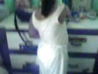 خلع الملابس لإعجاب الفيديو سكس اجنبي مدبلج (سامي رودس ، فاليري ريوس ، ميليسا جاكوبس)